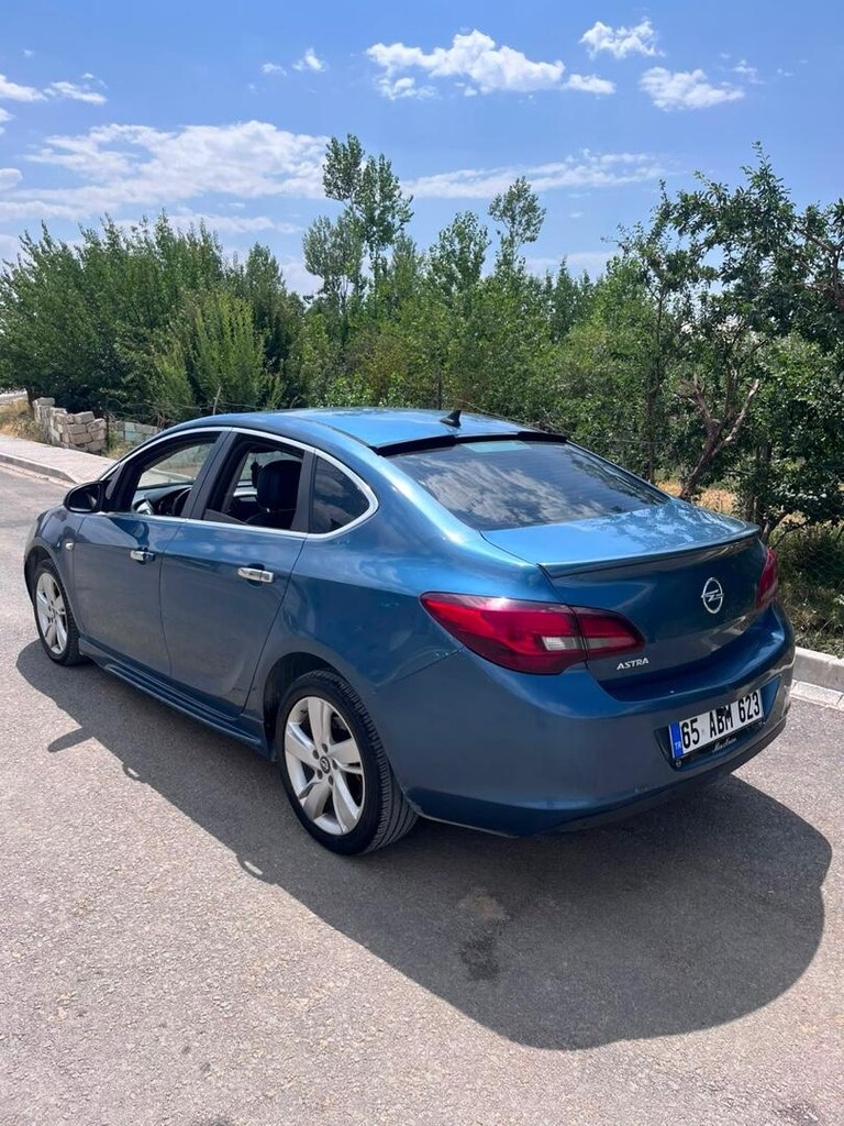 Opel astra J - 3