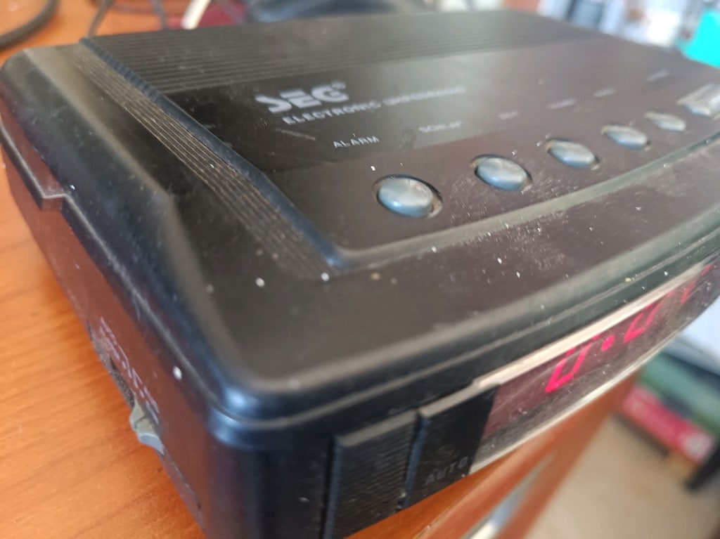 SEG Dijital Çalar Saat Radyo Alarm - 3