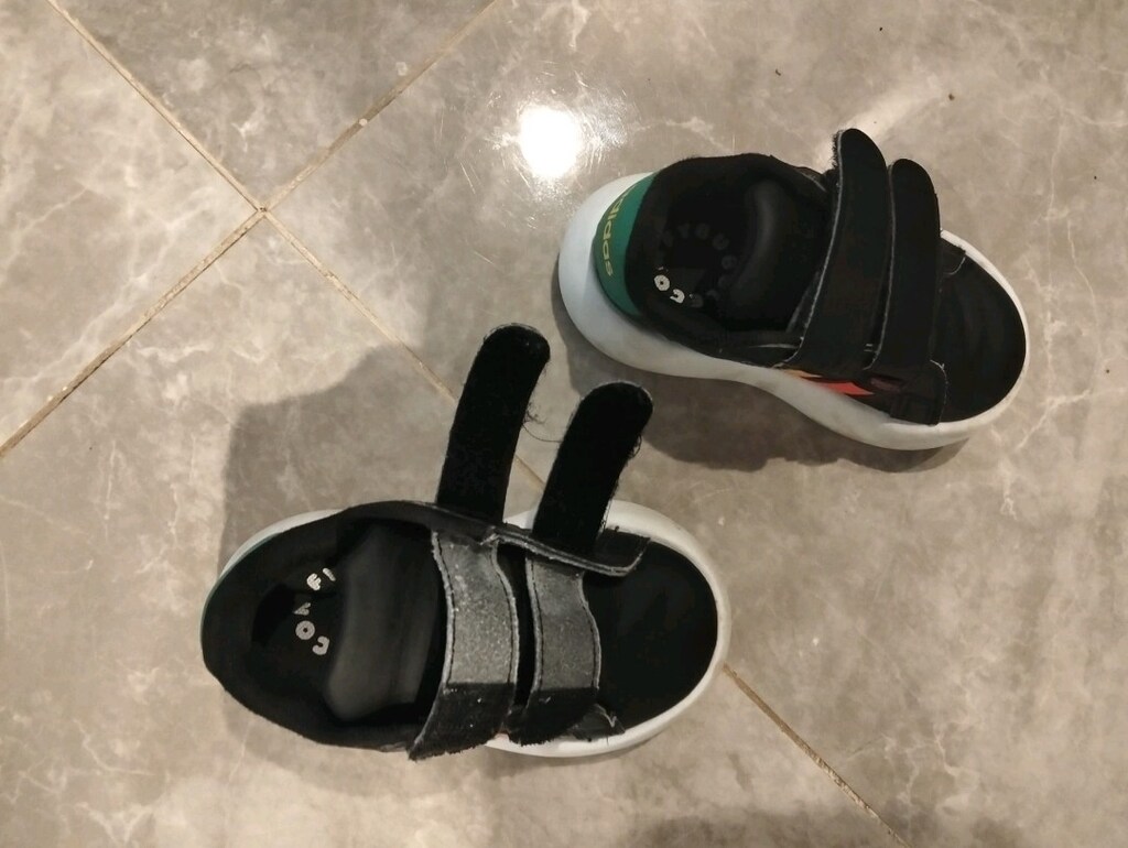 Adidas foam tabanlı ayakkabı 24 numara - 2