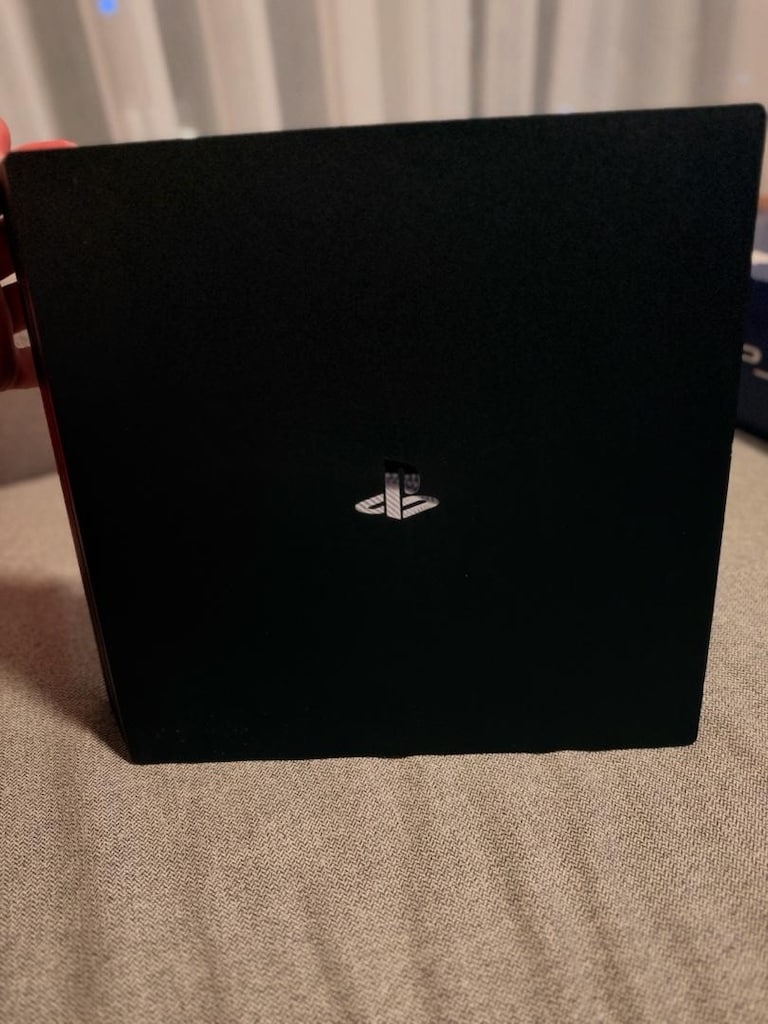 SONY PS4 PRO 1TB - 3