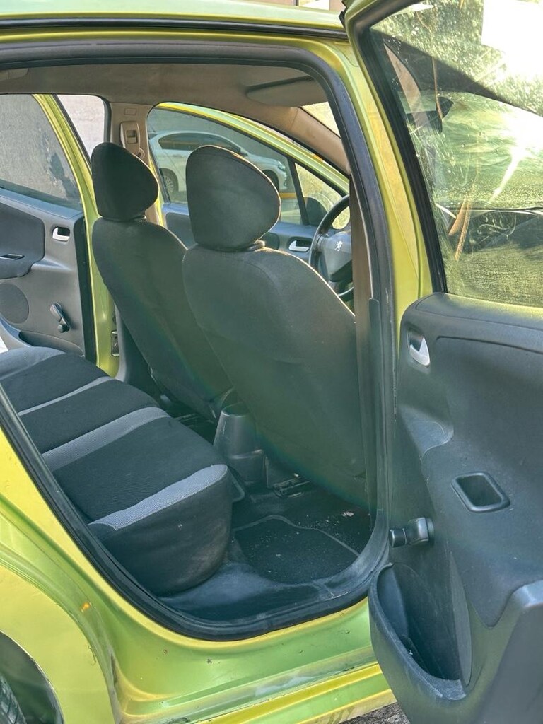 Peugeot 207 - 13