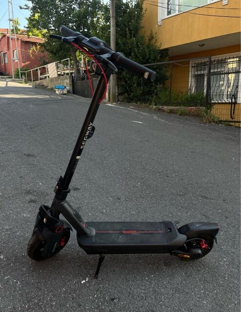 Segway Elektrikli Scooter