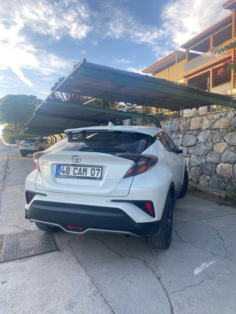Toyota Chr 2017 model 1/2 - 2