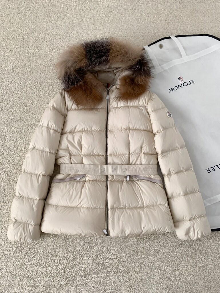 Moncler Boed Hooded Shearling - 4