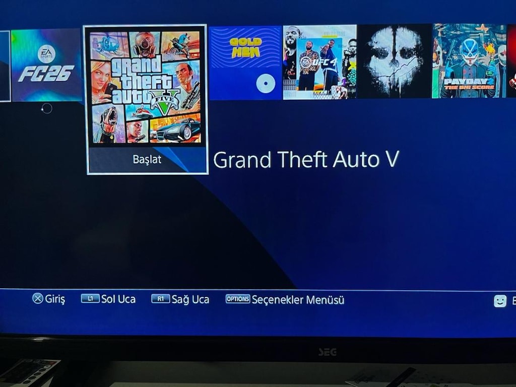 PS4 PRO 1TB - 4