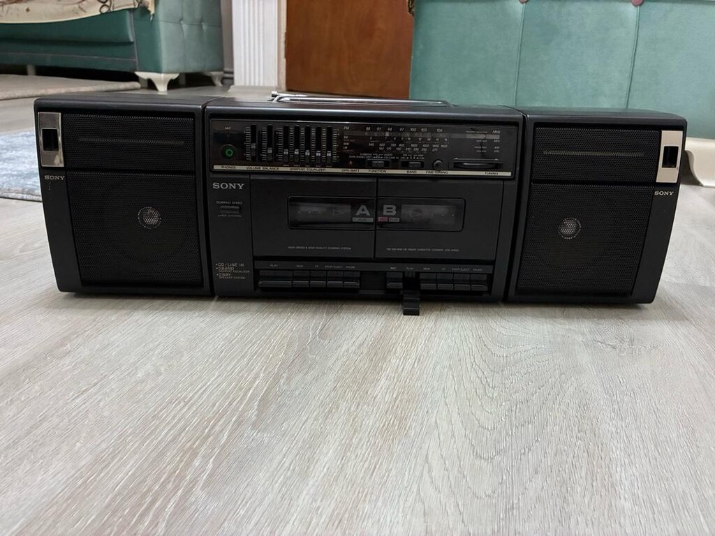 Sony CFS-W410L Radio Cassette-Corder. - 3