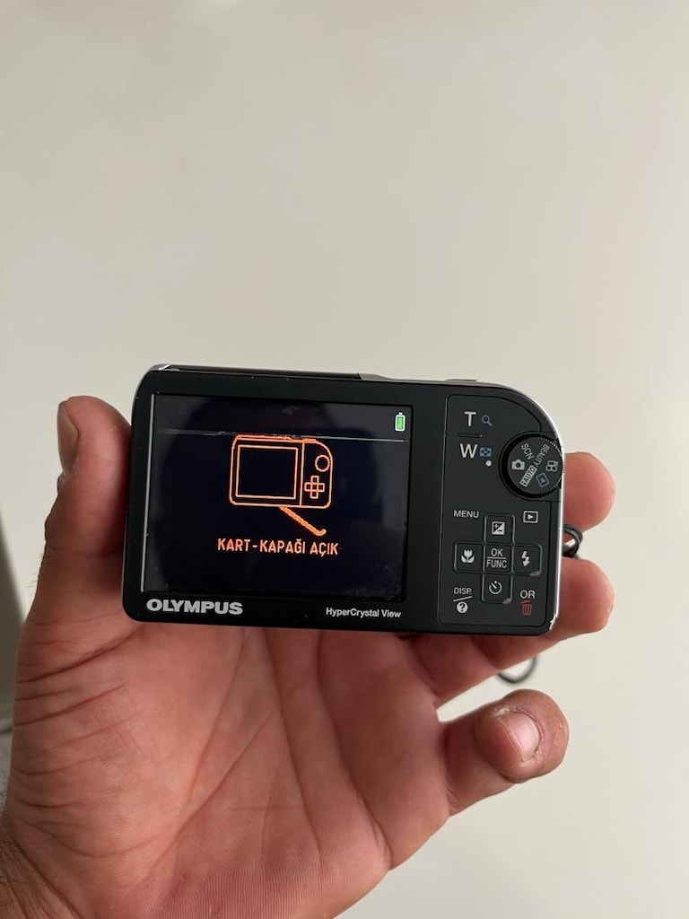 OLYMPUS U-5000 DİJİTAL FOTOĞRAF MAKİNESİ - 6
