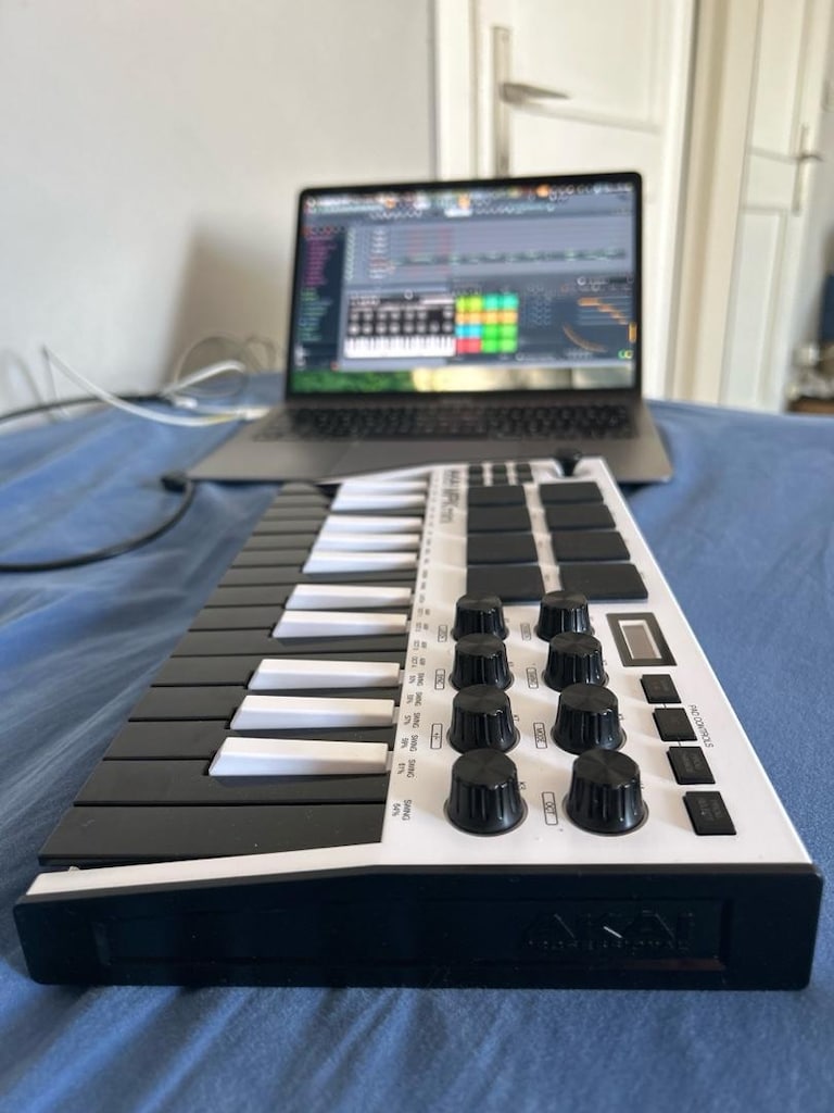 AKAİ MPK MİNİ MK 3 Midi klavye temiz sorunsuz - 3
