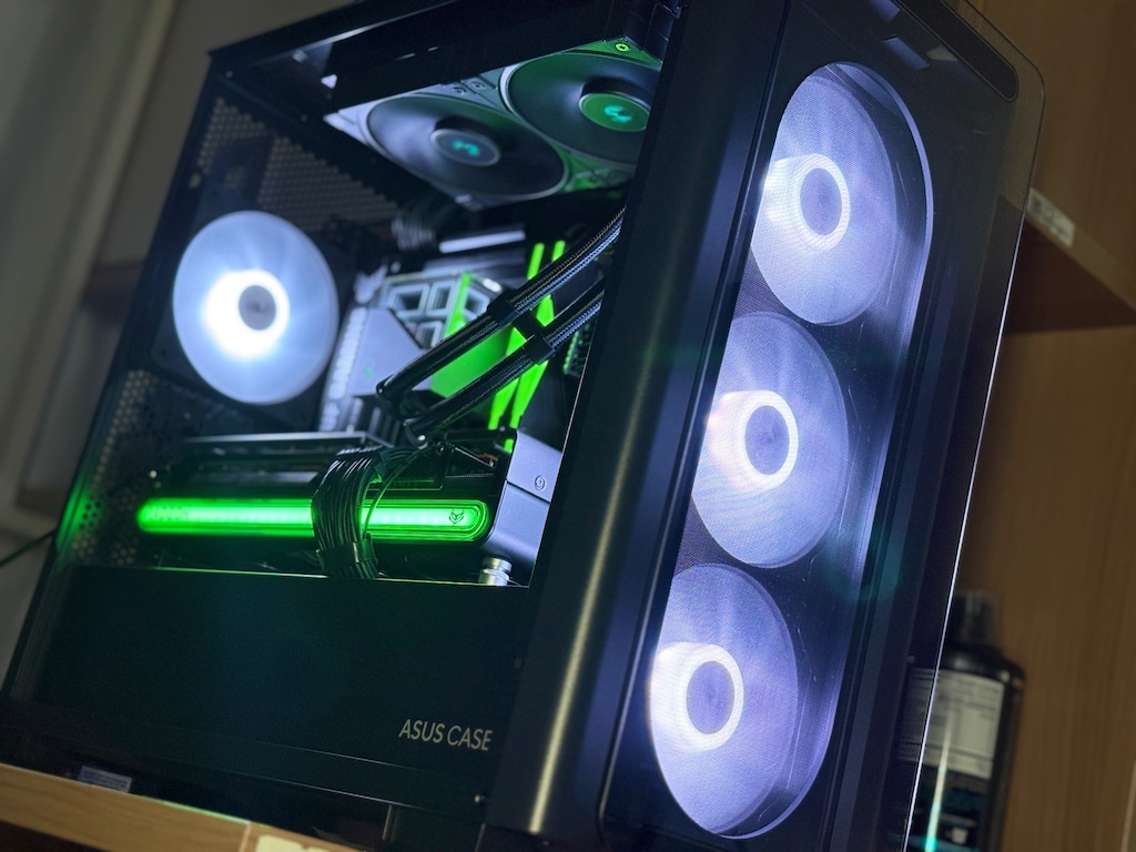 AMD Ryzen 7 7700X / Nitro+ 7800XT / 32GB DDR5 Hazır Gaming Kasa