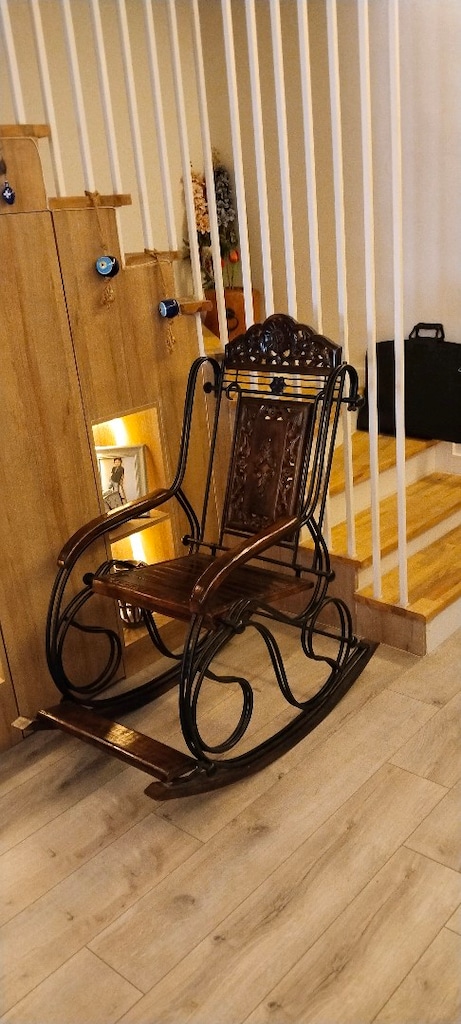 KERVAN SALLANAN SANDALYE - 2