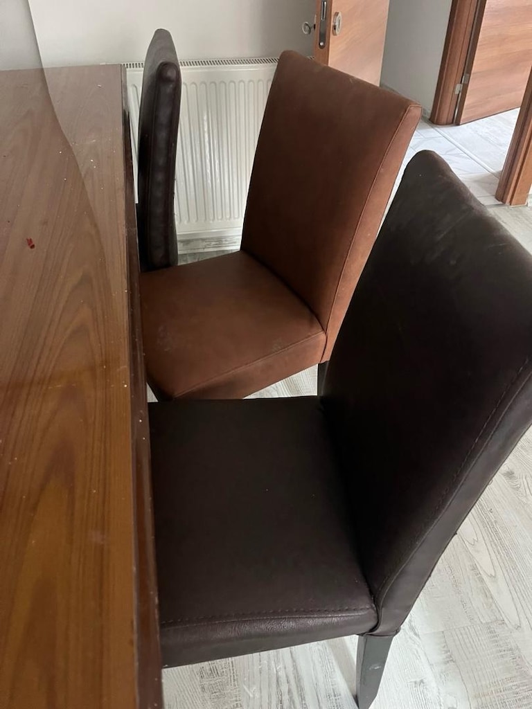 ÜCRETSİZ yemek masası ve 6 sandalye - 6