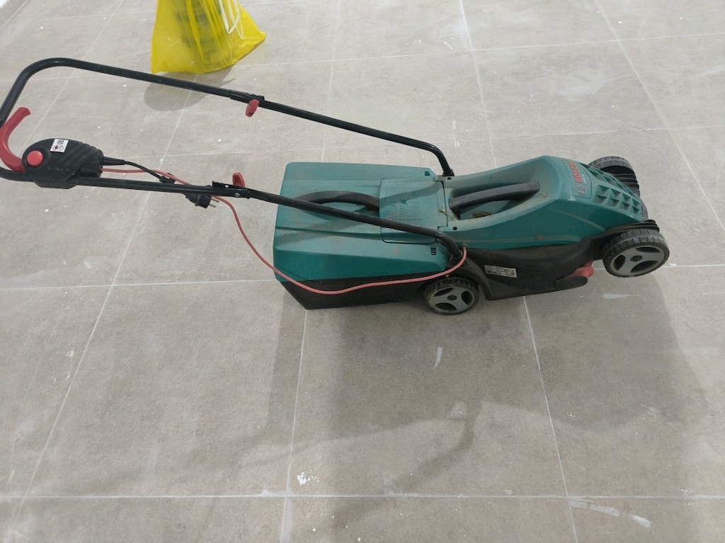 Bosch Elektrikli Çim Biçme Makinesi - 4