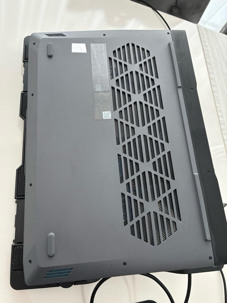 Lenovo loq 3050 oyuncu laptop - 9