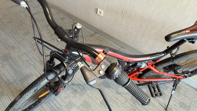 Geroni HUNTER - 26" - MTB - 16' - 21 Vites - V.B - Bej-Siyah/Kırmızı - 8
