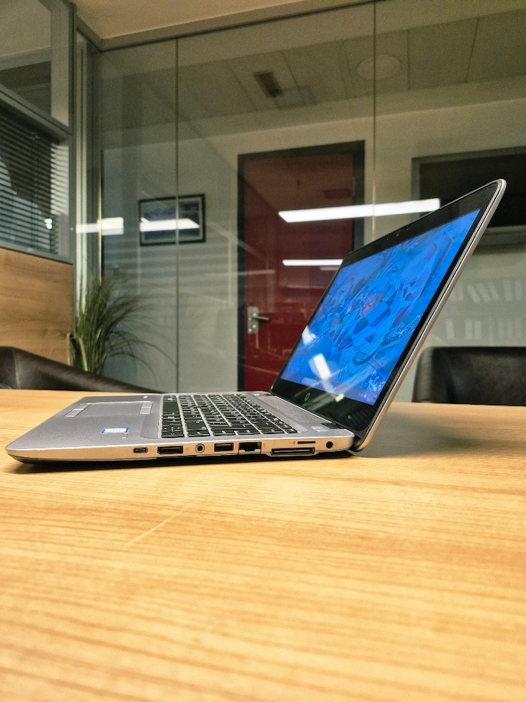 Laptop HP i5 İşlemci Dokunmatik Ekran 256GB SSD 8GB DDR4 Ram Win 11 - 4