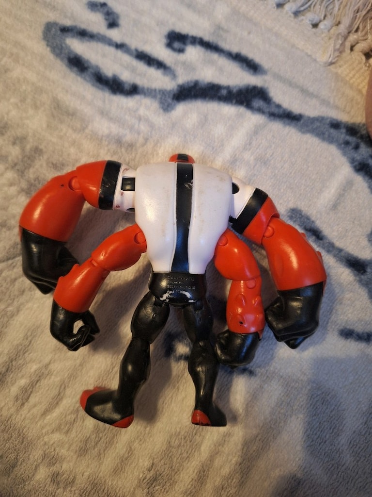ben 10 figür - 2
