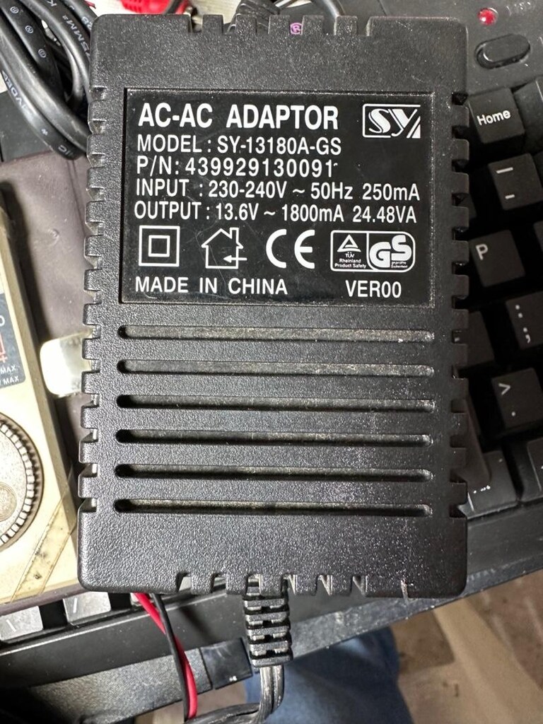Akülü çocuk arabası şarj adaptörü. - 9