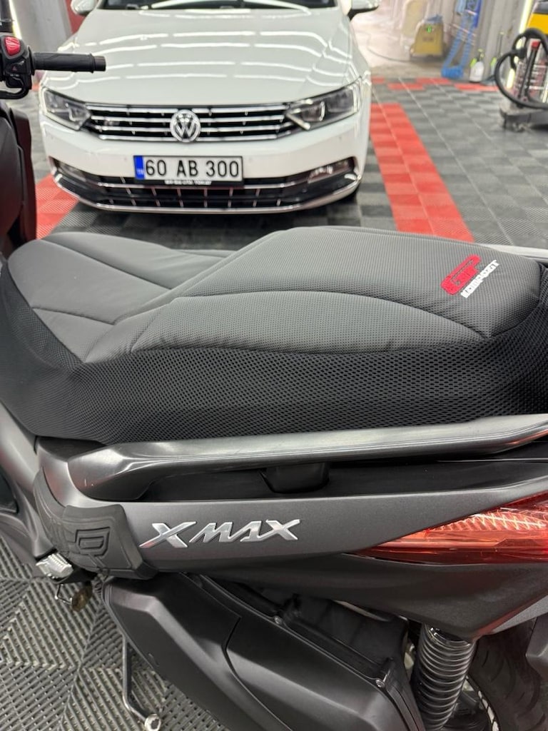 YAMAHA X-Max 250 ABS - 9
