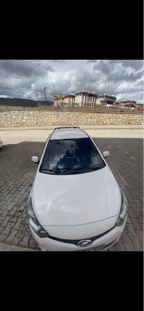 Hyundai i20 2013 model jump - 2