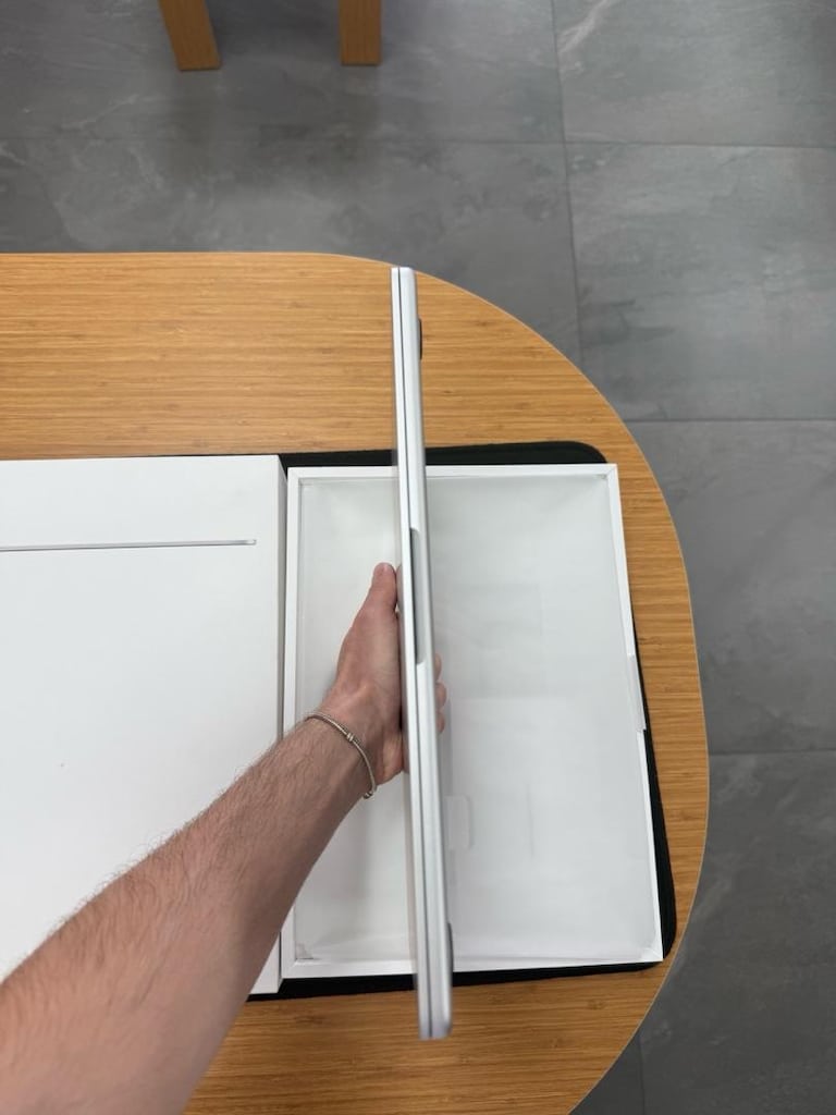 Apple Macbook Air M4 256 Gb Gümüş % 100 Pil 18 Devir Sayısı - 4