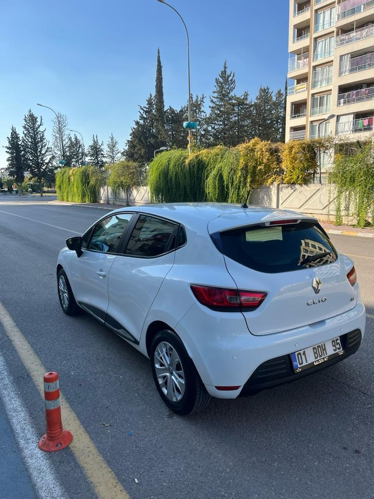 Beyaz Renault Clio - 5