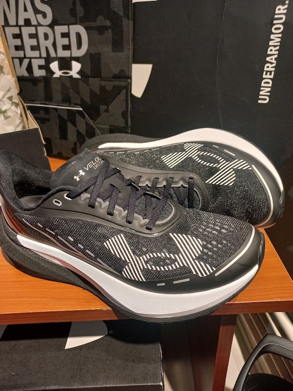 Under Armour velociti distance - 5