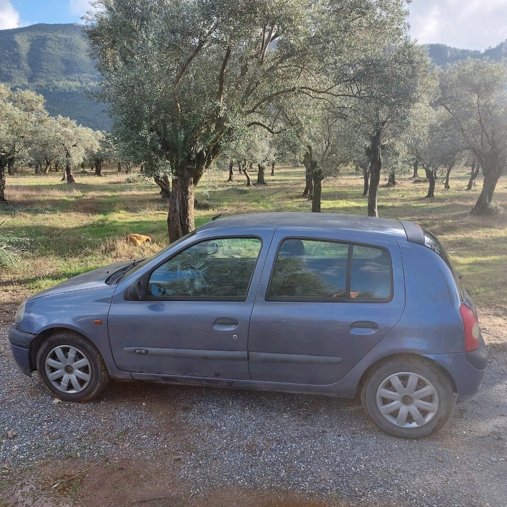 Bayan Öğretmenden Clio RTE 2000. Otomatik Vites - 8