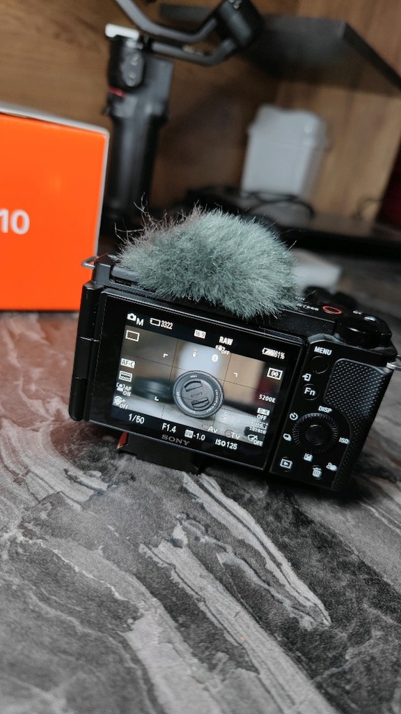 Sony Zv E10 + Sigma 30mm F1.4+ Sony 16-50mm Lens+ Rs 3 mini taşıma çnt - 4