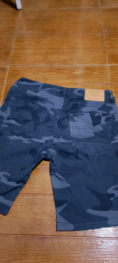 Jack Jones bermuda şort.. Eni yani beli ; Bir üst uçtan diğer üst uca — görsel 8/9