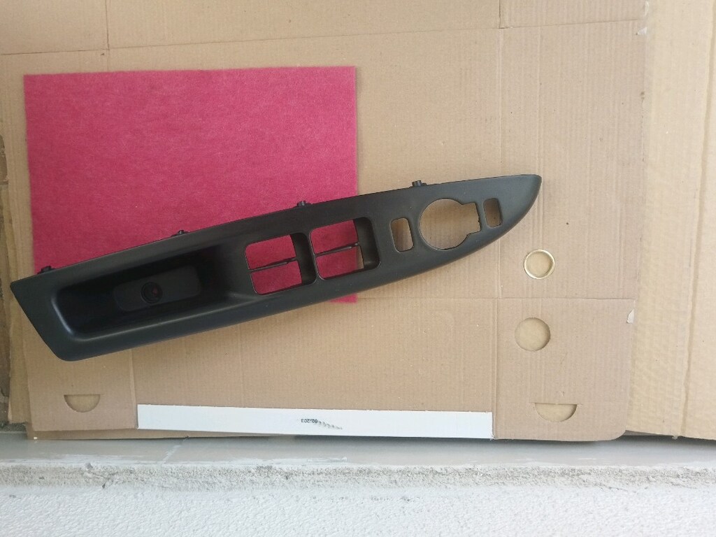 Hyundai i20 Mk1 Sol Ön Cam Düğme Çerçevesi (2008-2014) - 2