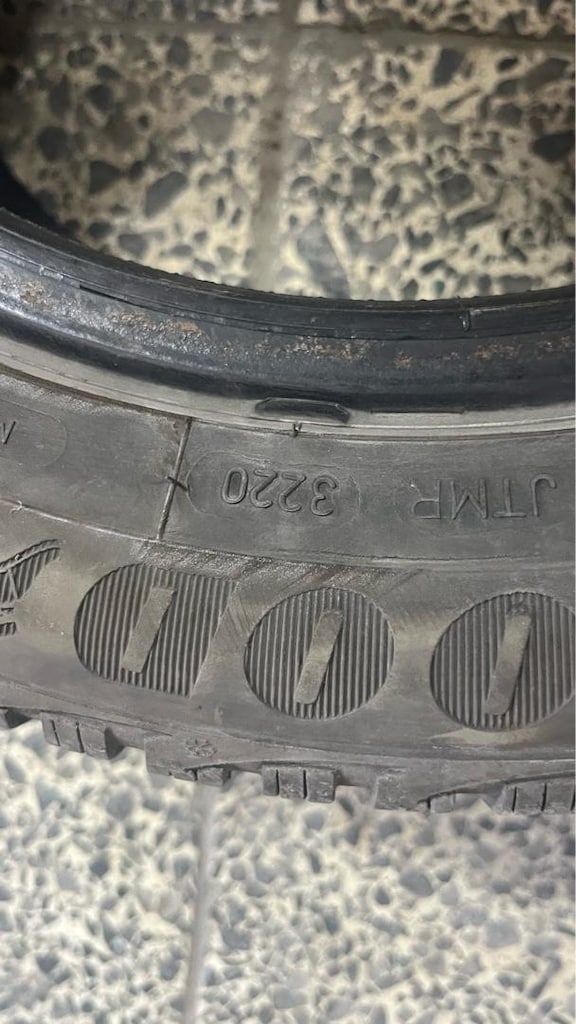 205 55 16 kışlık Goodyear 2 adet - 2