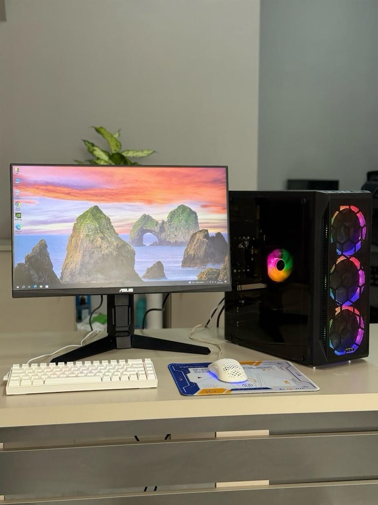 TERTEMİZ MASAÜSTÜ GAMİNG SETUP GTX 750 Tİ ~ İNTEL İ5 - 2