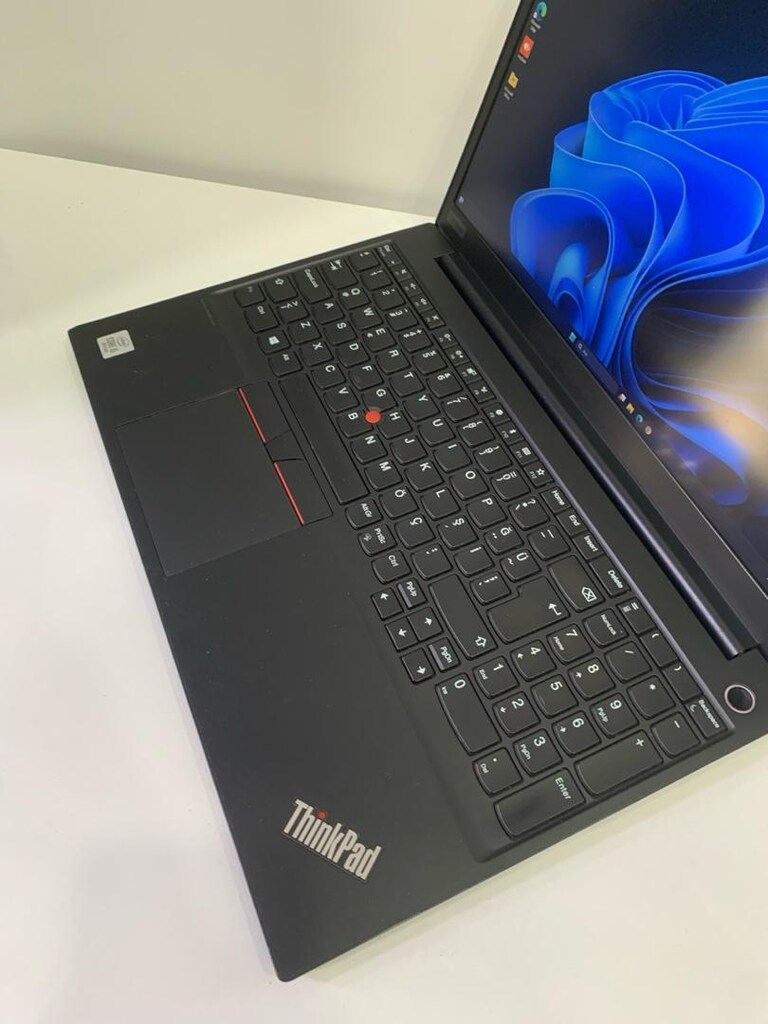 Lenovo Thinkpad E15 i5 10 nesil 8 ram 512 Ssd Full hd 15.6 inç - 3
