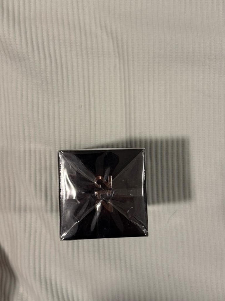 Carolina Herrera 212 VİP BLACK EDP 100ml Erkek Parfümü - 4