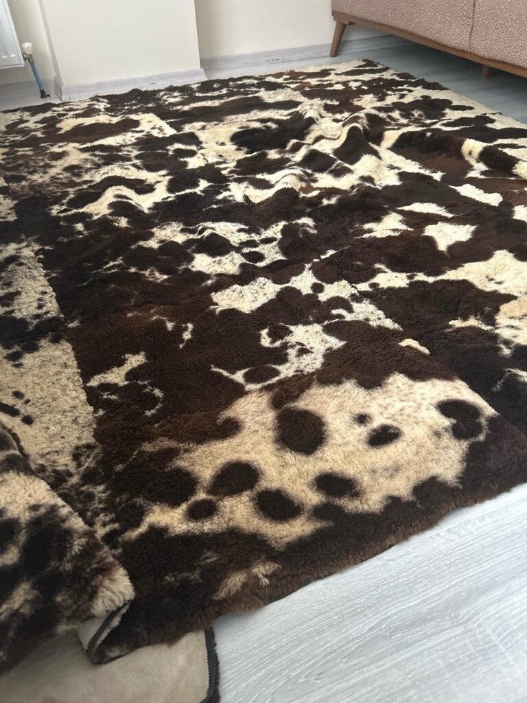 Koyun Derisi Halı - 2
