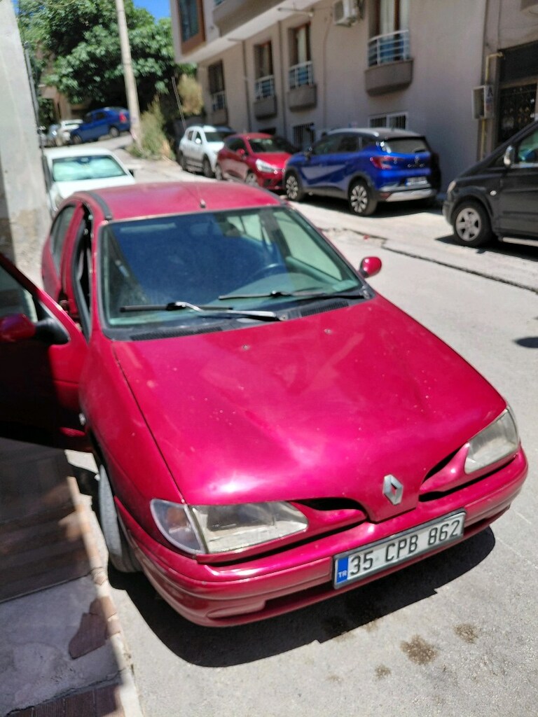 Megan 1 Renault 1998 model 2.0 motor - 3