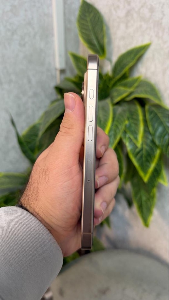 iPhone 16 Pro -128- Takas olur - 4