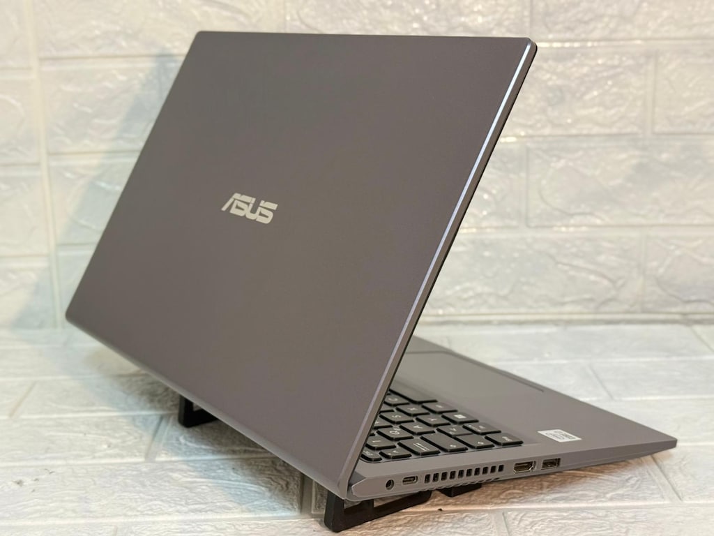 i7 1065g7 İşl. / 8 gb RAM / 256 GB M2 / Asus Laptop - 5