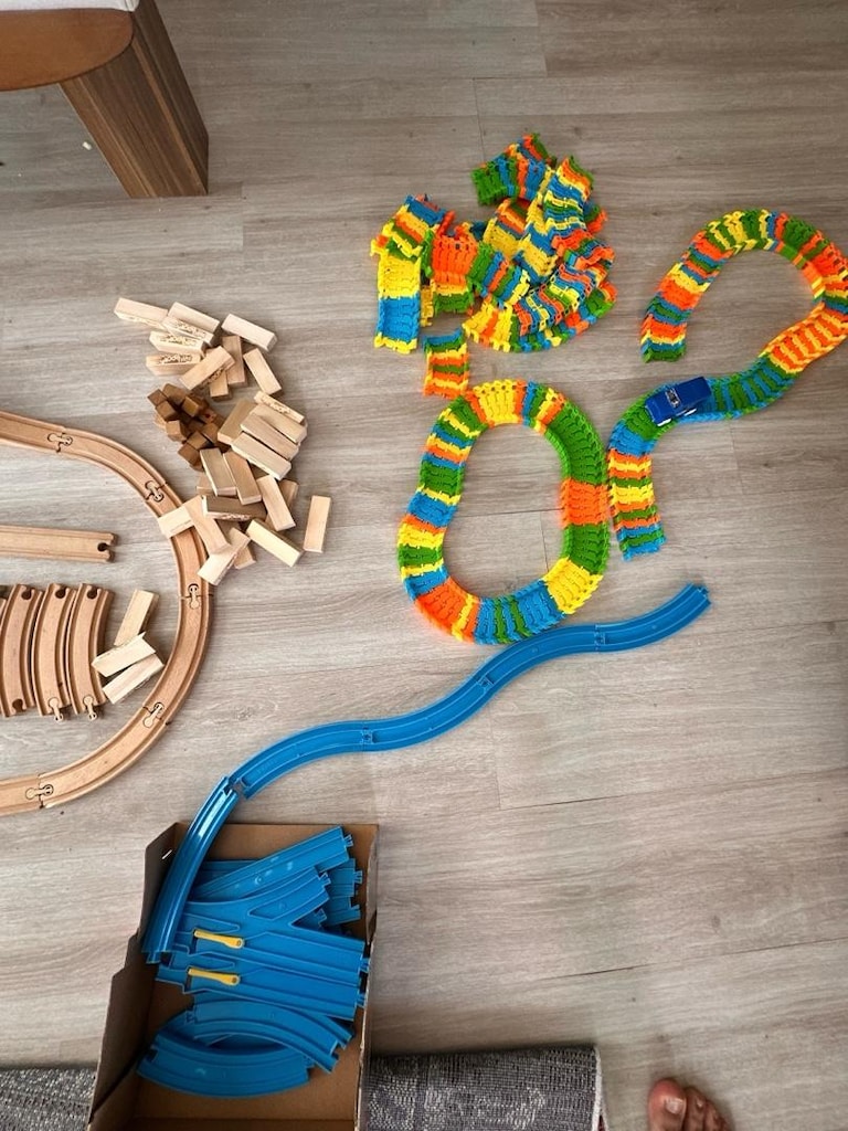 Magic tracks Renkli Bağlantılı Yol Seti +Mini pilli Araç - 8