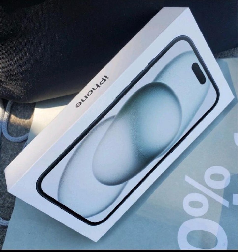1 günlük iPhone 15 256 gb siyah renk teknosadan alınma
