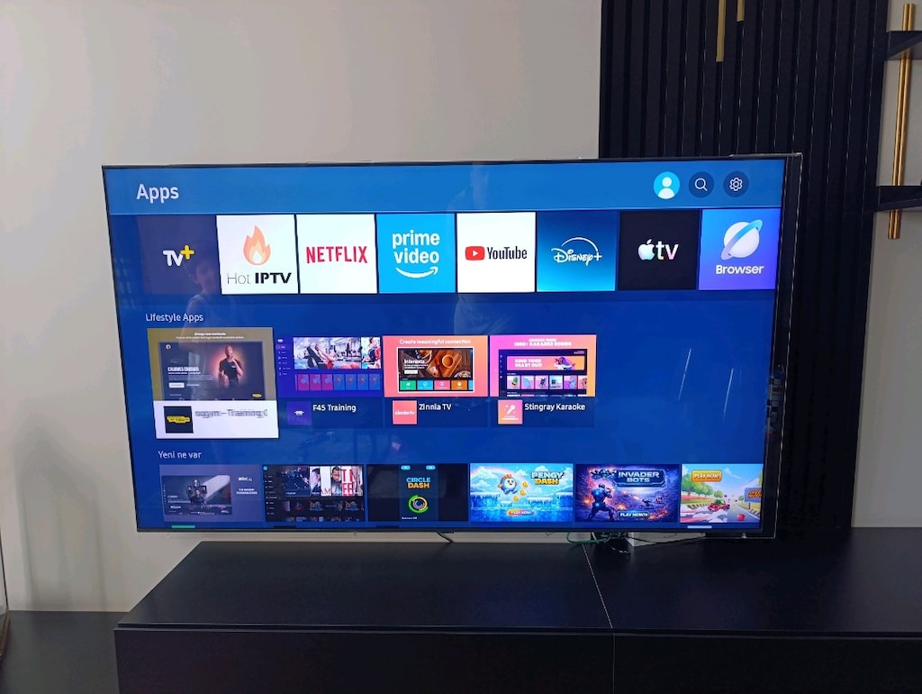 70 inch Samsung led smart tv - 2