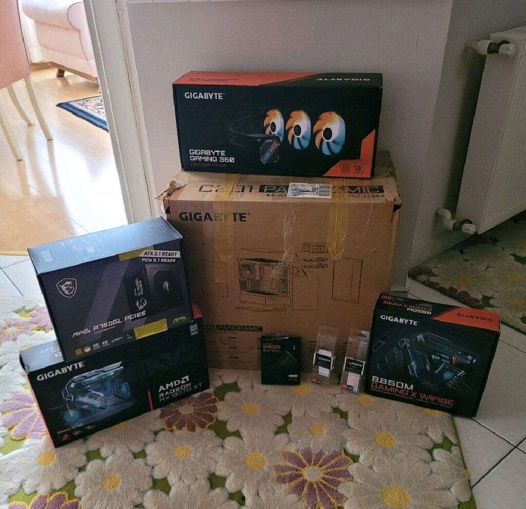 Ryzen 7 7700x / Rx 9070 Xt / 32 Gb Ram - 2