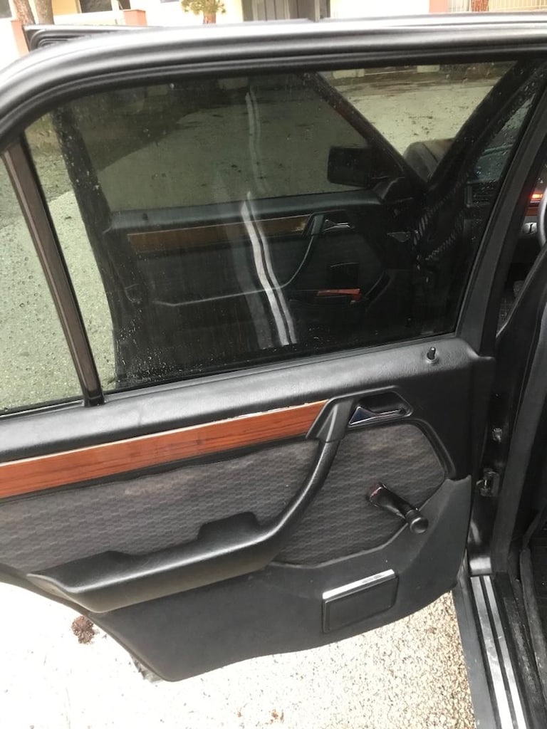 memurdan acil satılık Mercedes w124 - 11