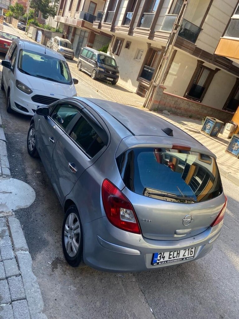 2009 model Opel corsa - 11