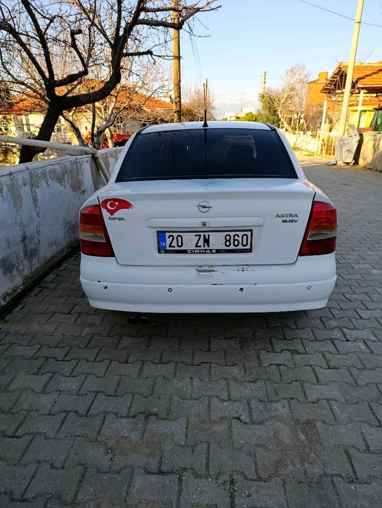 Beyaz Opel - 5