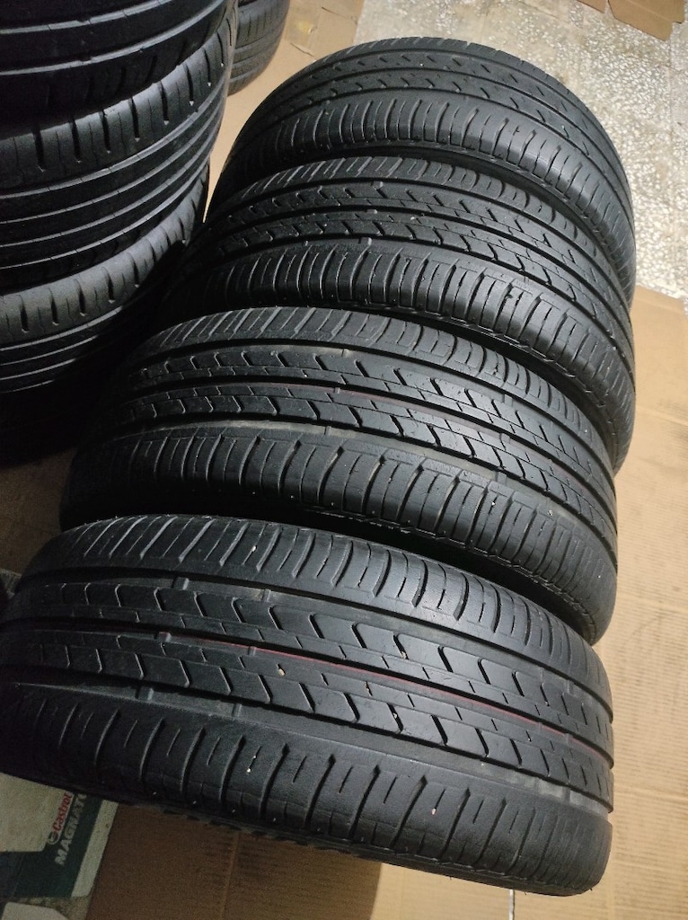 205-55-16 Bridgestone 4 adet yazlık lastik (tarih:2021'in sonu) - 2