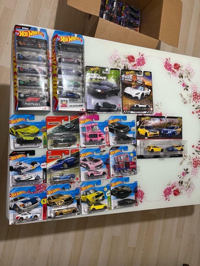 Hot wheels kolaksiyonu