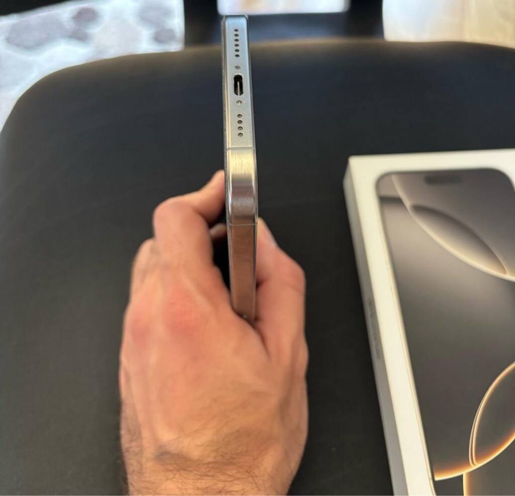 iPhone 16 Pro Max 256 GB Natural Titanium - 6