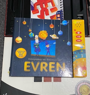 3 Boyutu Pop Up Sesli Kitap Evren