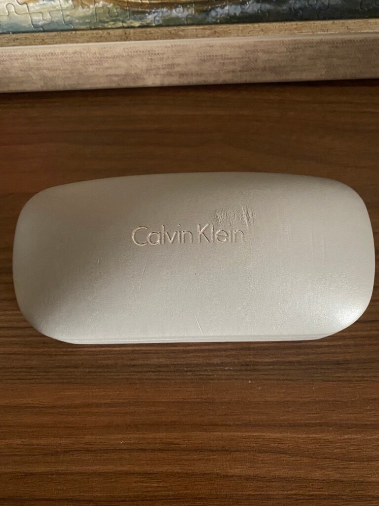 Calvin Klein gunes gozlugu - 5